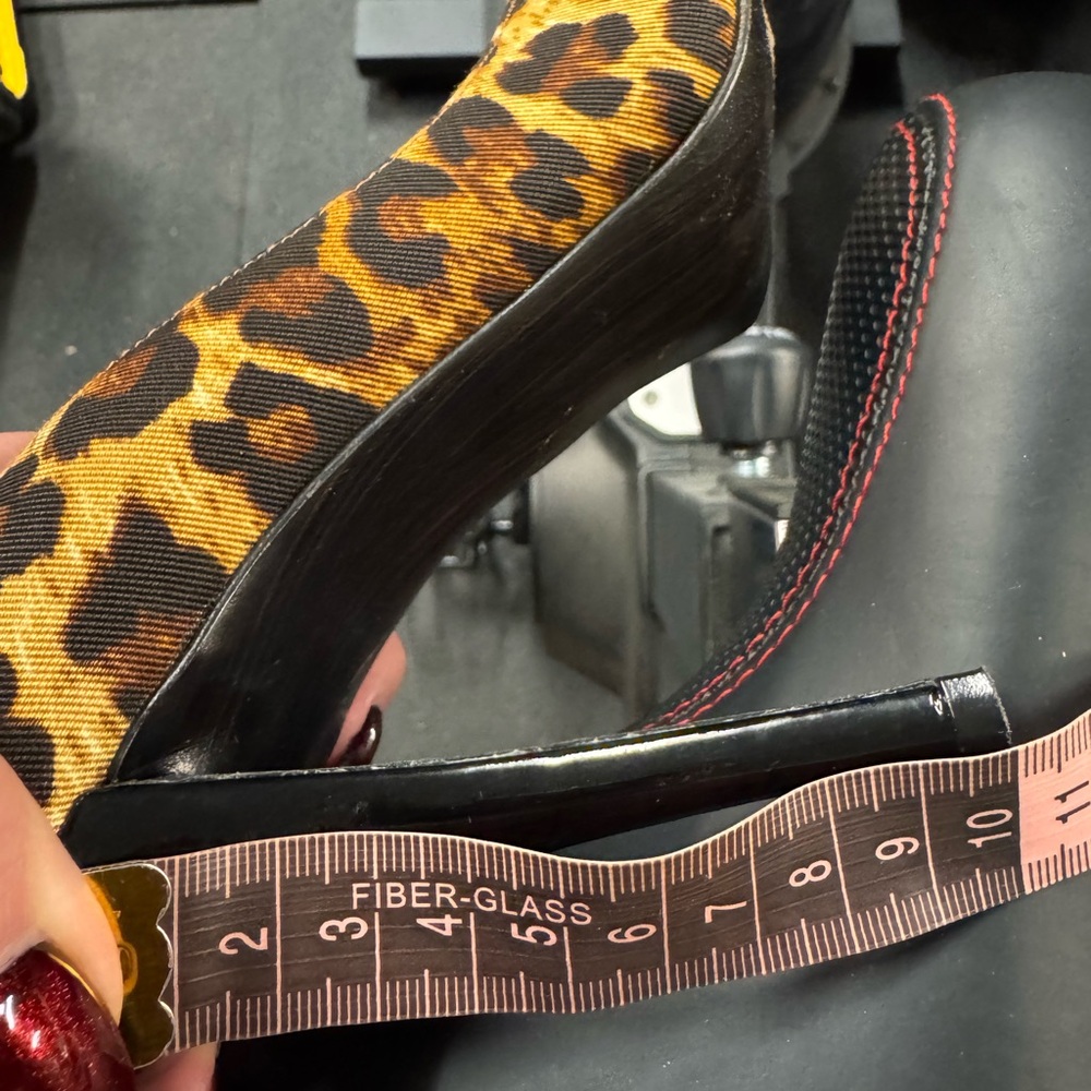 Stuart Weitzman Pump - image 8